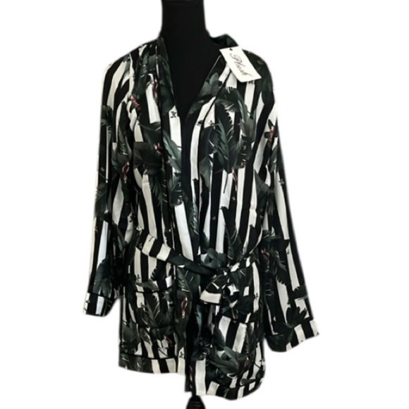 🆕 Plush Revolve Robe Women’s Black White Stripe Jungle Print Tropical XS - Picture 2 of 12